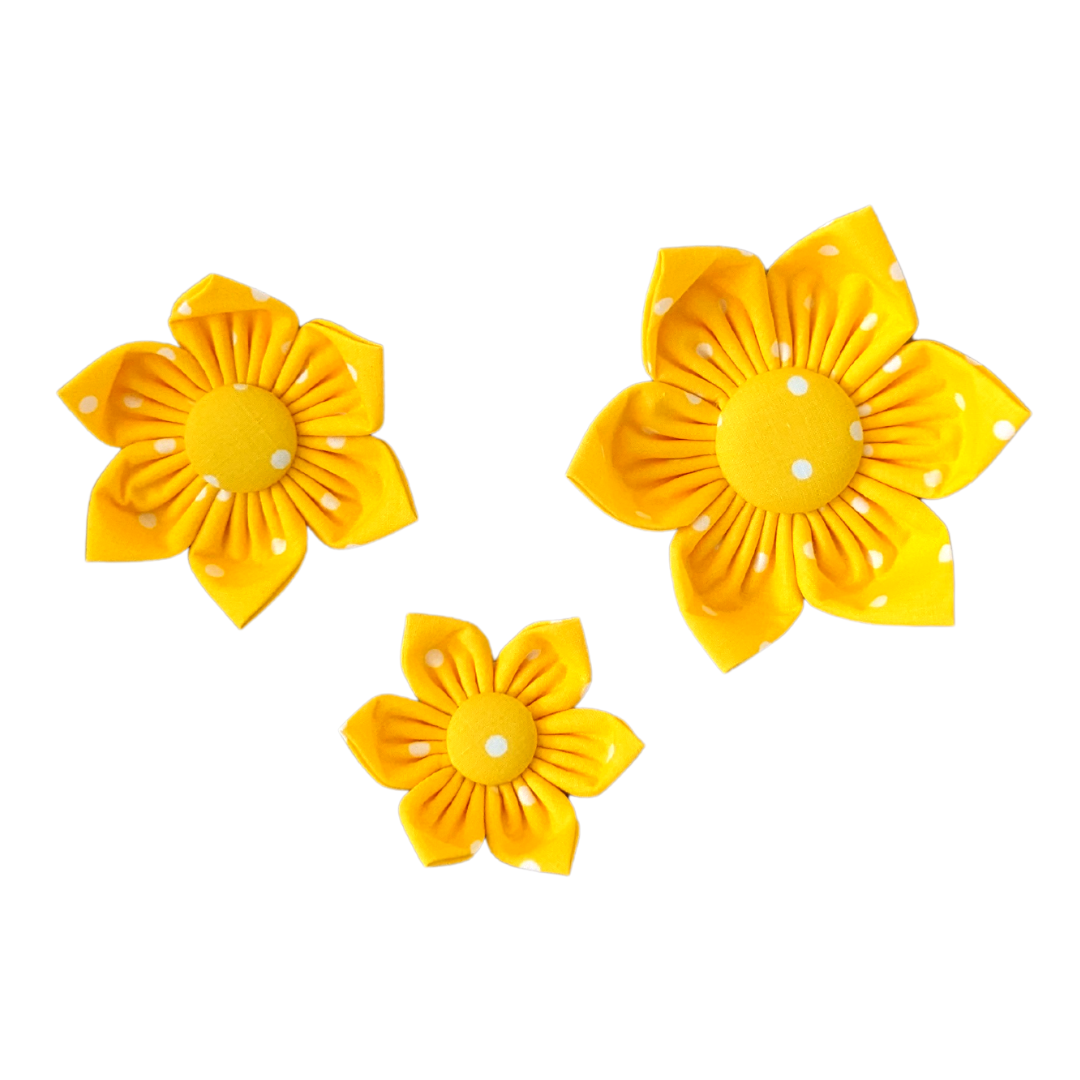 Image showcasing the size comparison of three Yellow Polka Dot Kanzashi Flowers: Small, Medium, and Large.