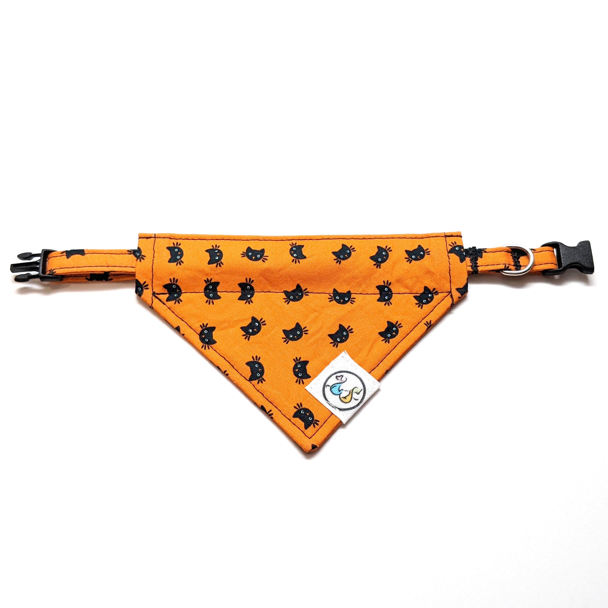 Dog collar best sale with bandana attached